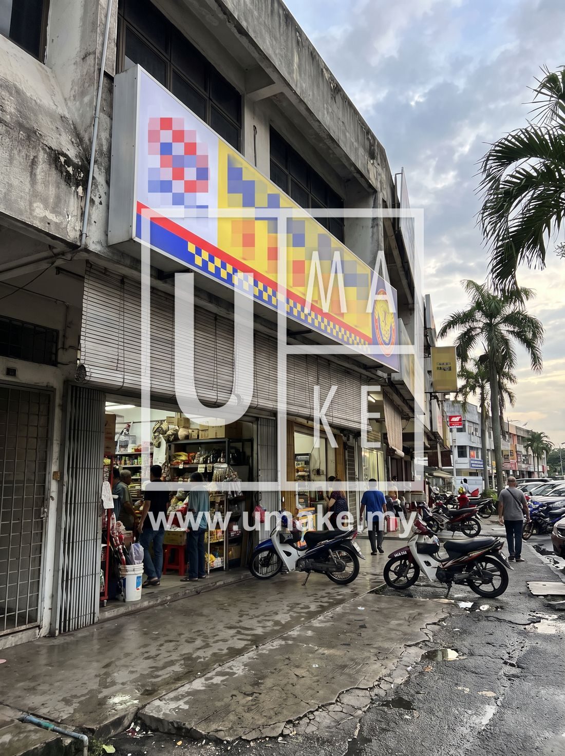 A Selayang shopfront with a compliant signboard
