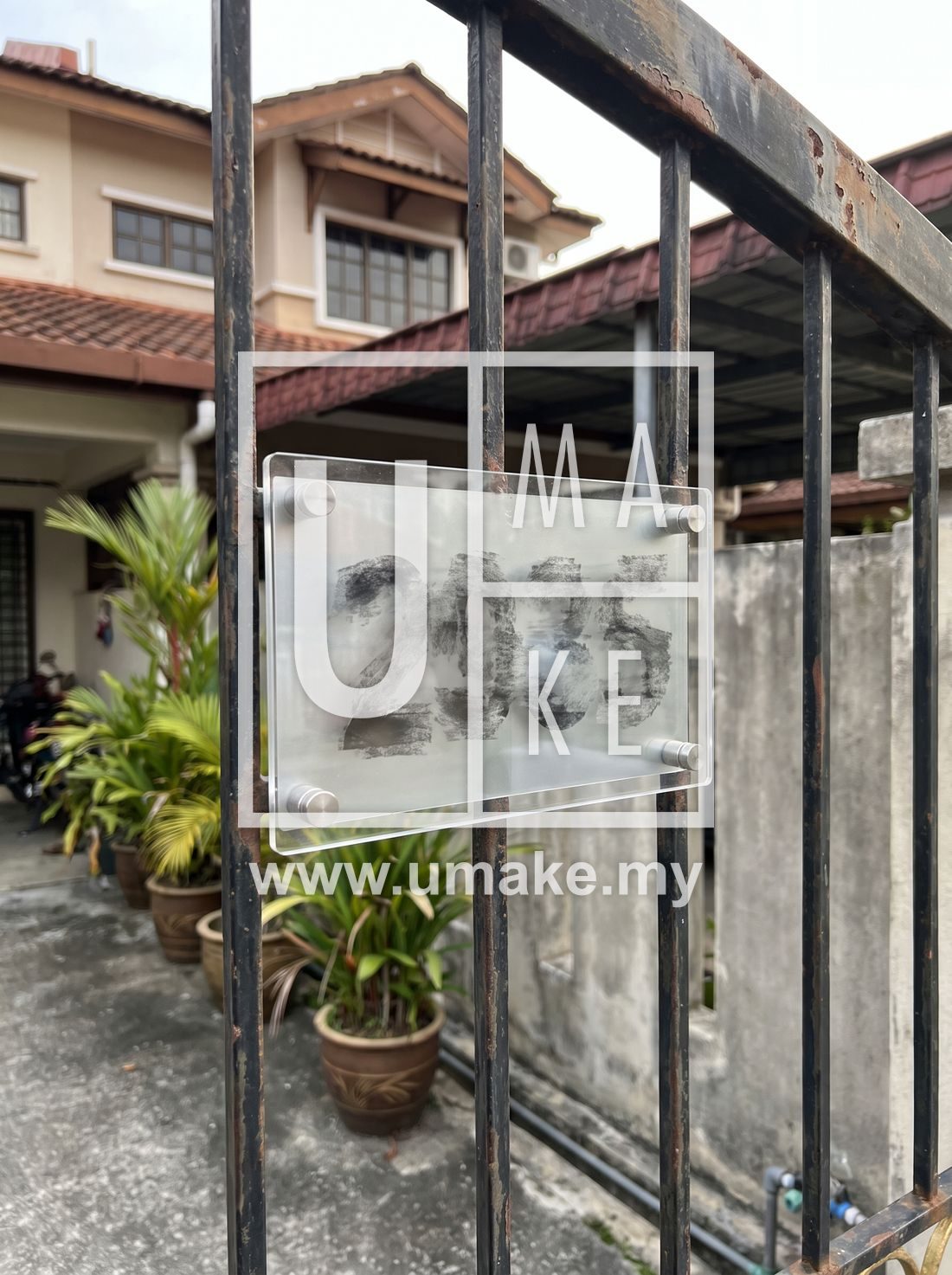 Stainless steel house number plate vs acrylic - UMAKE