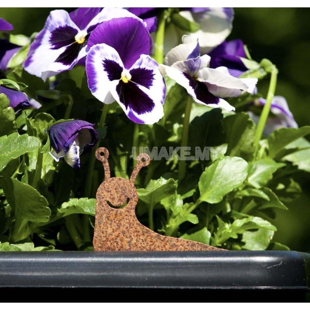 Metal Slug Garden Pot Ornament